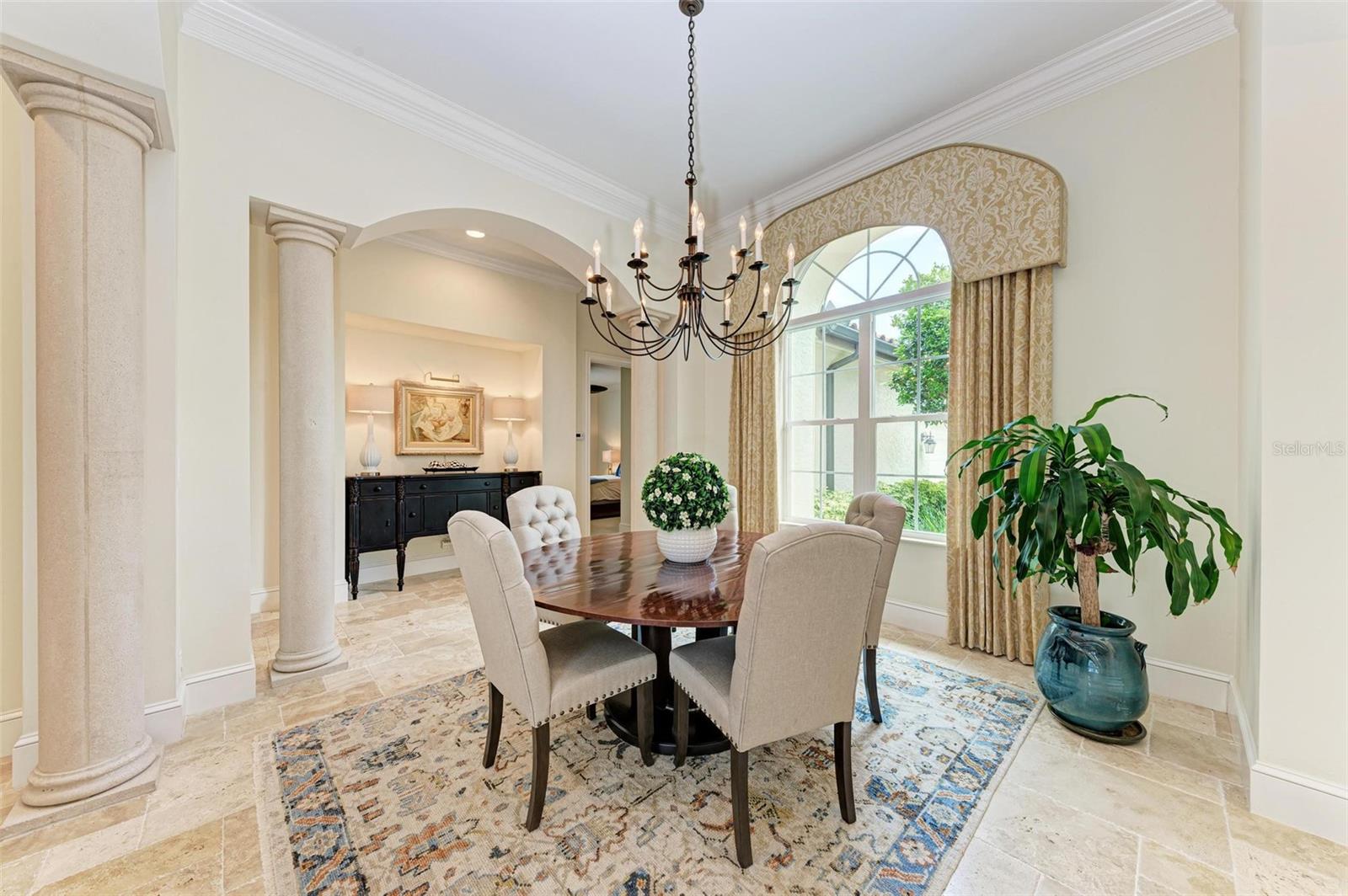 FOUNDERS CLUB - Residential