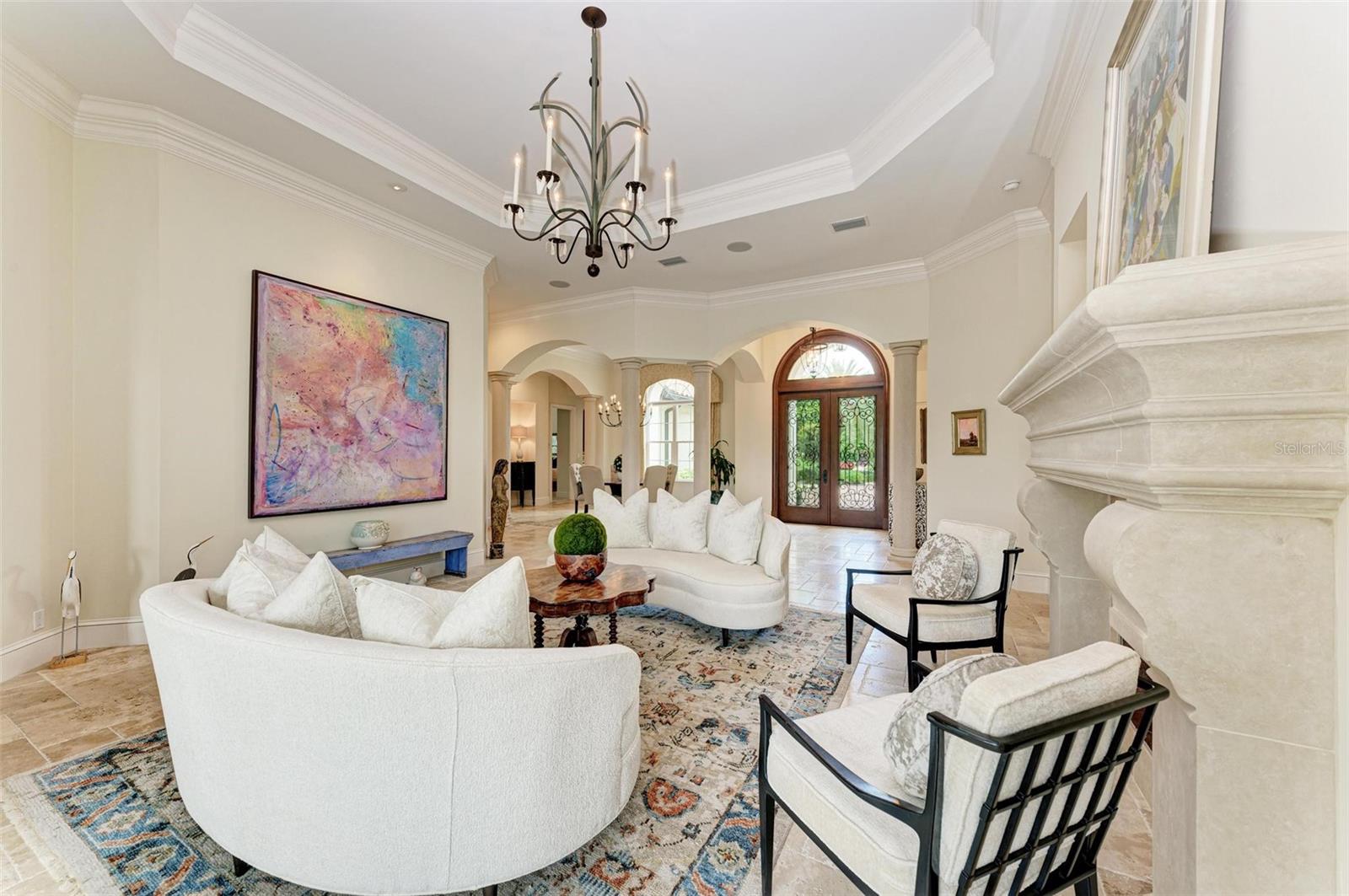 FOUNDERS CLUB - Residential