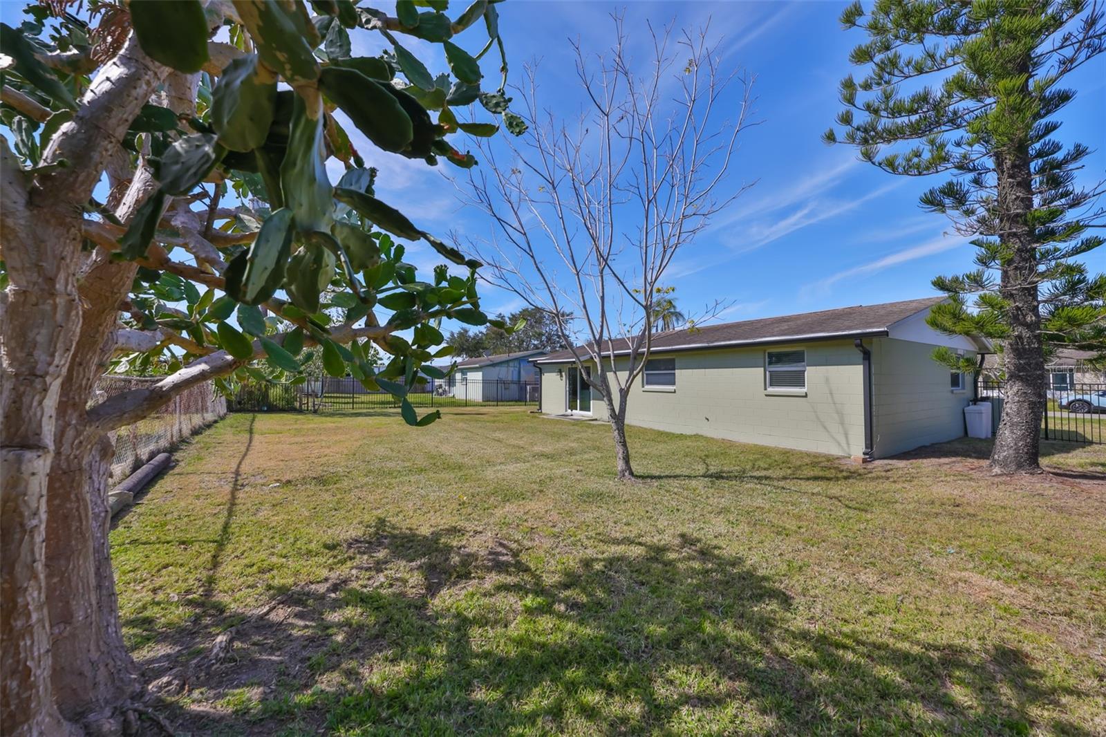 APOLLO BEACH UNIT ONE PT ONE - Residential