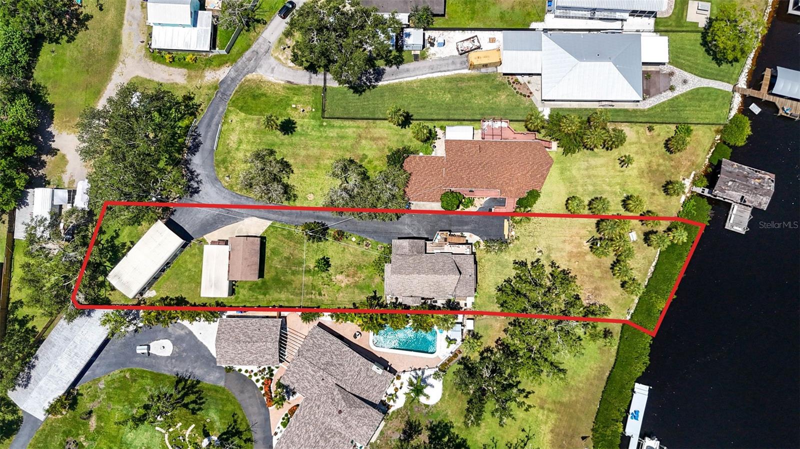 606 DICKMAN DRIVE SW