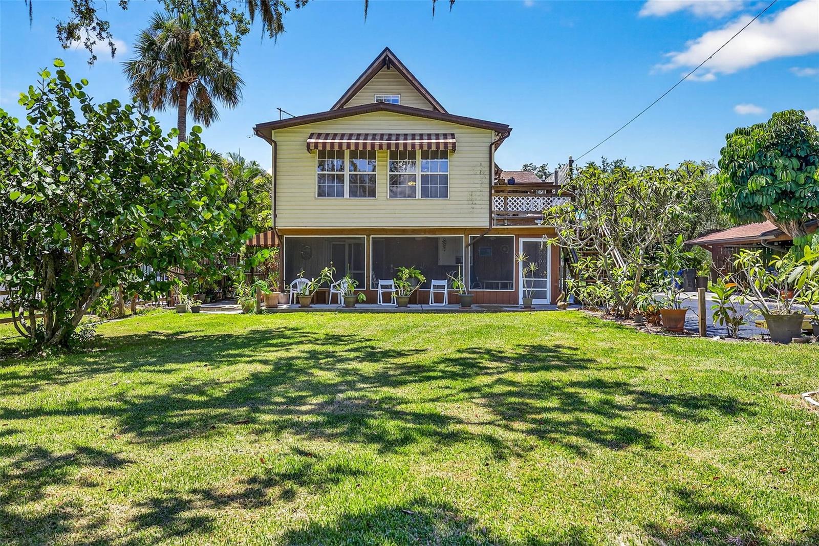 606 DICKMAN DRIVE SW