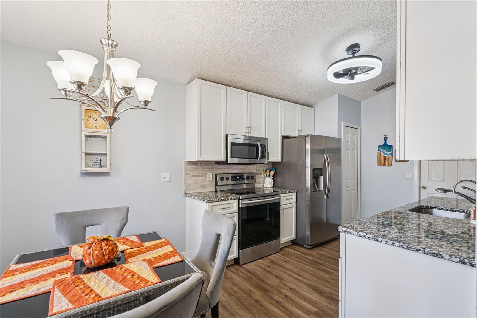 AUTUMN WOODS UNIT 03 - Residential