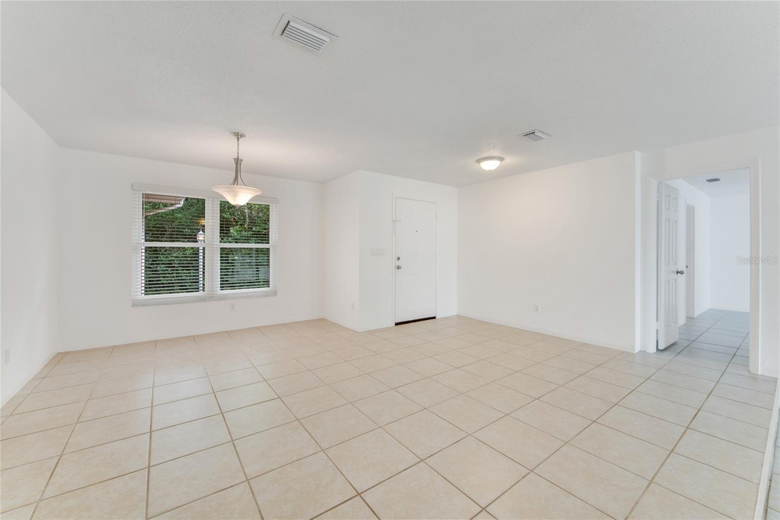 660 SAXON BOULEVARD
