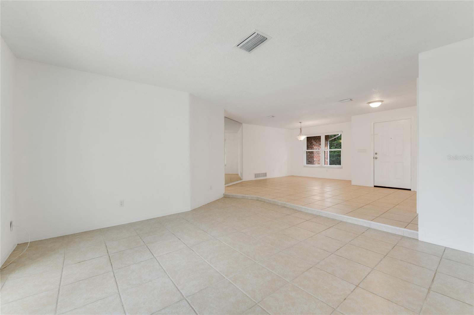 660 SAXON BOULEVARD
