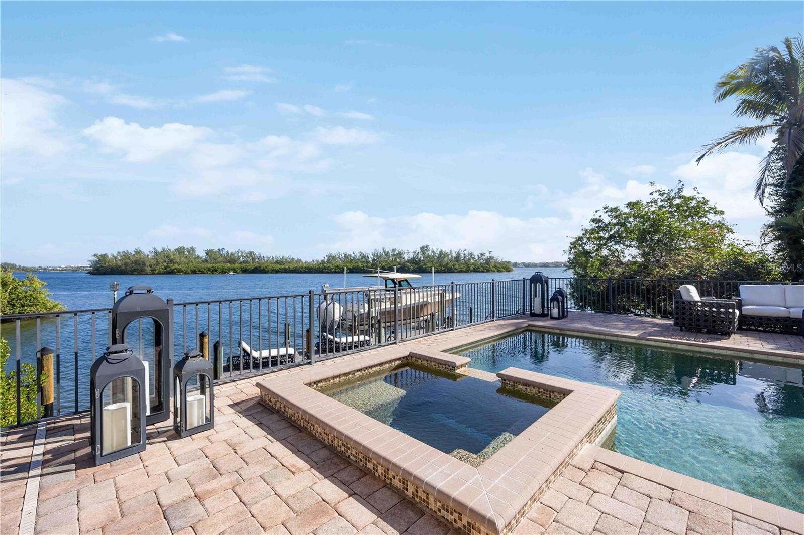 SARASOTA - Residential