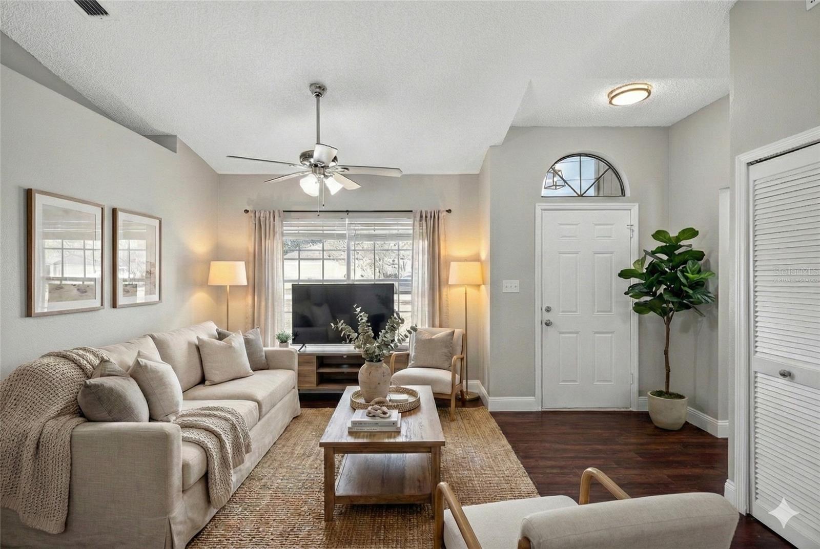 2737 E DORCHESTER DRIVE