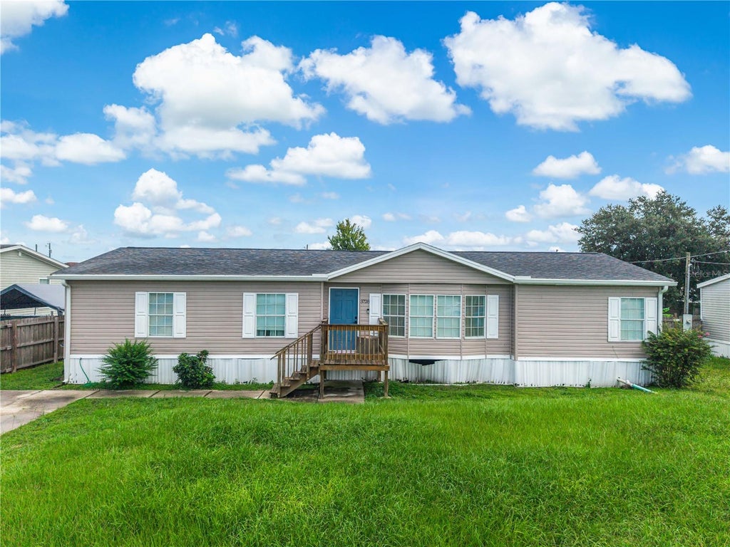 Photo of 3728 Silver Lake Drive, Kissimmee, FL 34744 (MLS # O6445006)