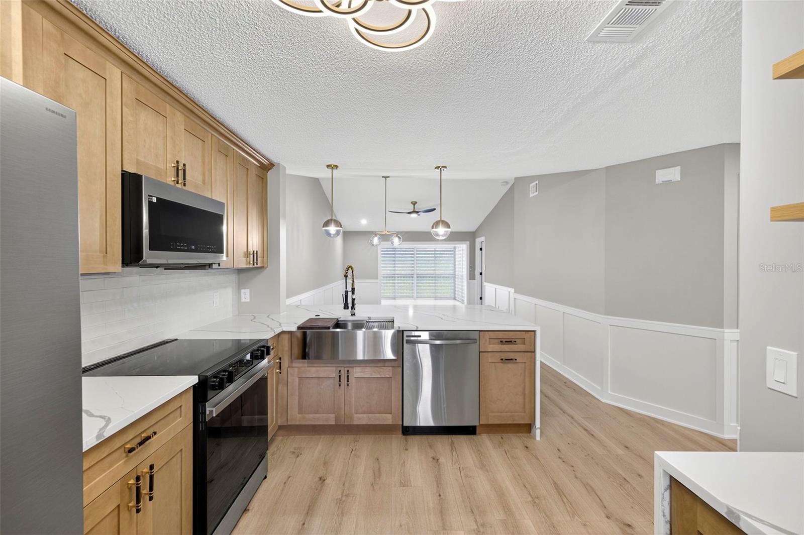 VILLAGES OF EMERALD LAKES - Residential