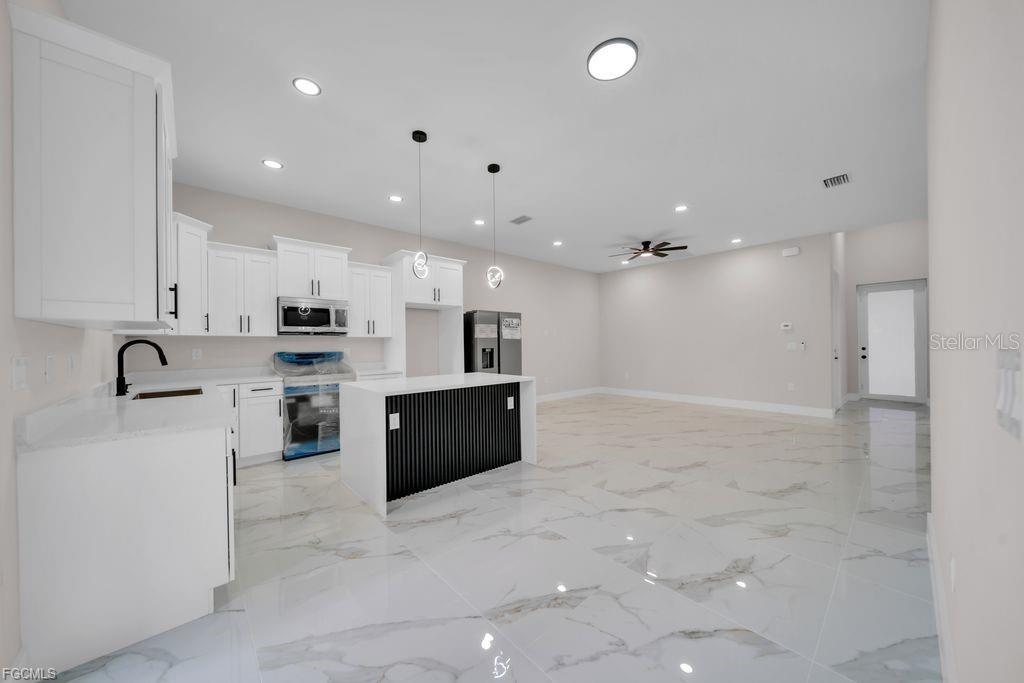 LEHIGH ESTATES - Residential Income