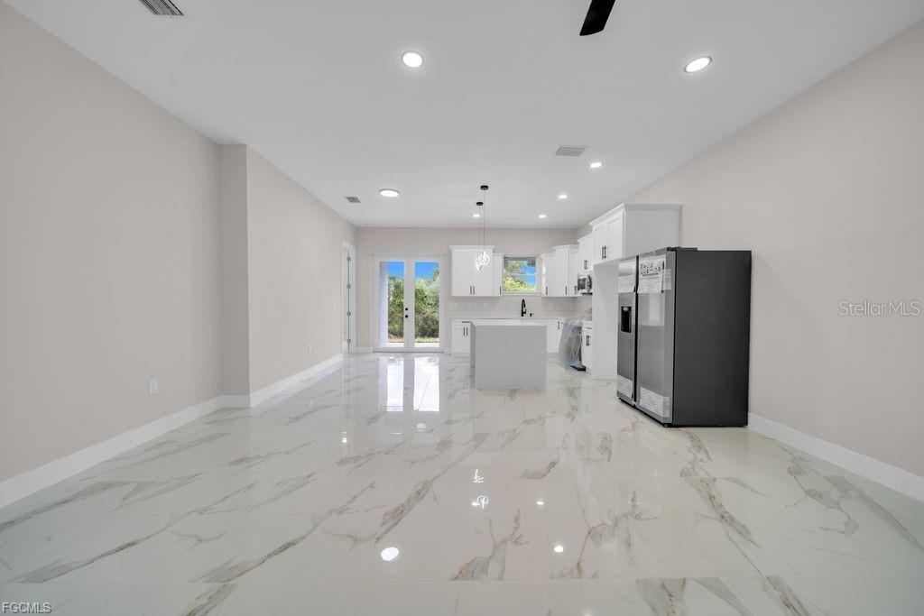 LEHIGH ESTATES - Residential Income