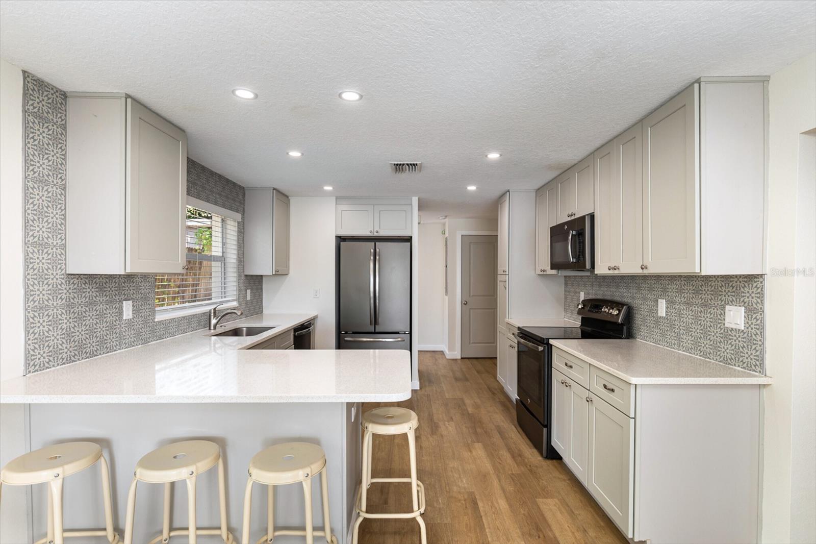 LAKE DAVIS HEIGHTS - Residential