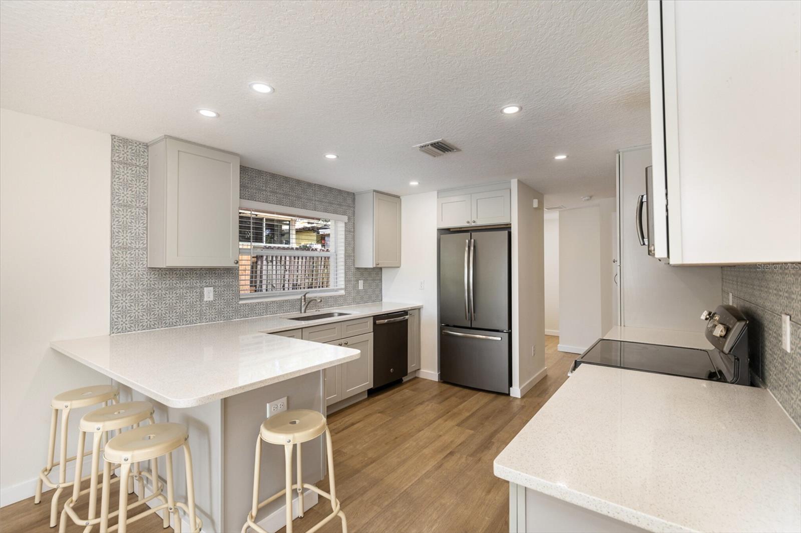 LAKE DAVIS HEIGHTS - Residential