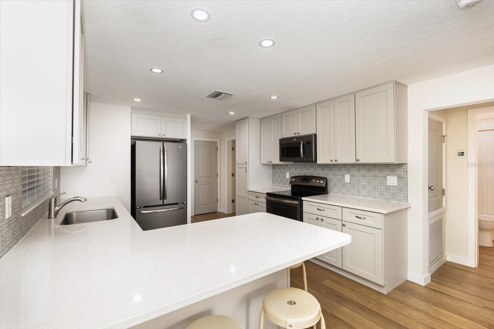 LAKE DAVIS HEIGHTS - Residential