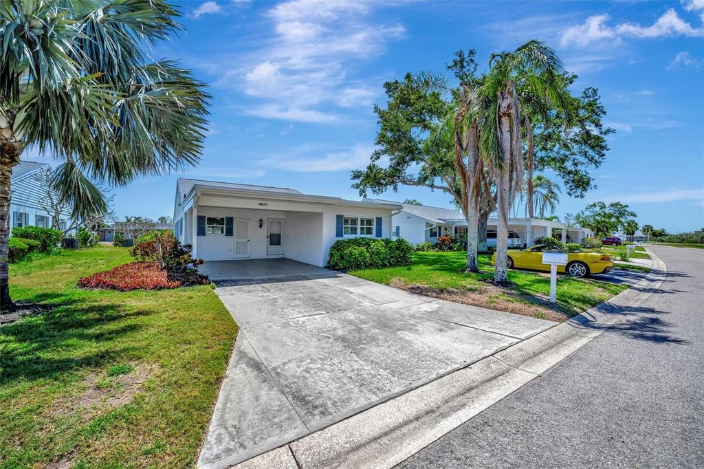 Photo of 4821 Mount Vernon Drive #4821, Bradenton, FL 34210 (MLS # A4668910)