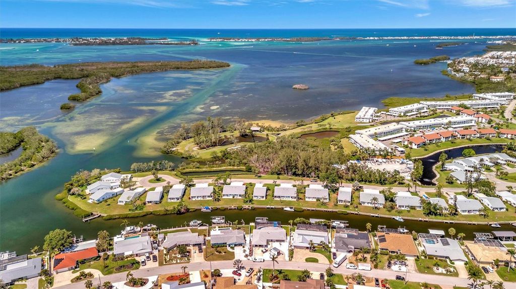 Photo of 4821 Mount Vernon Drive #4821, Bradenton, FL 34210 (MLS # A4668910)