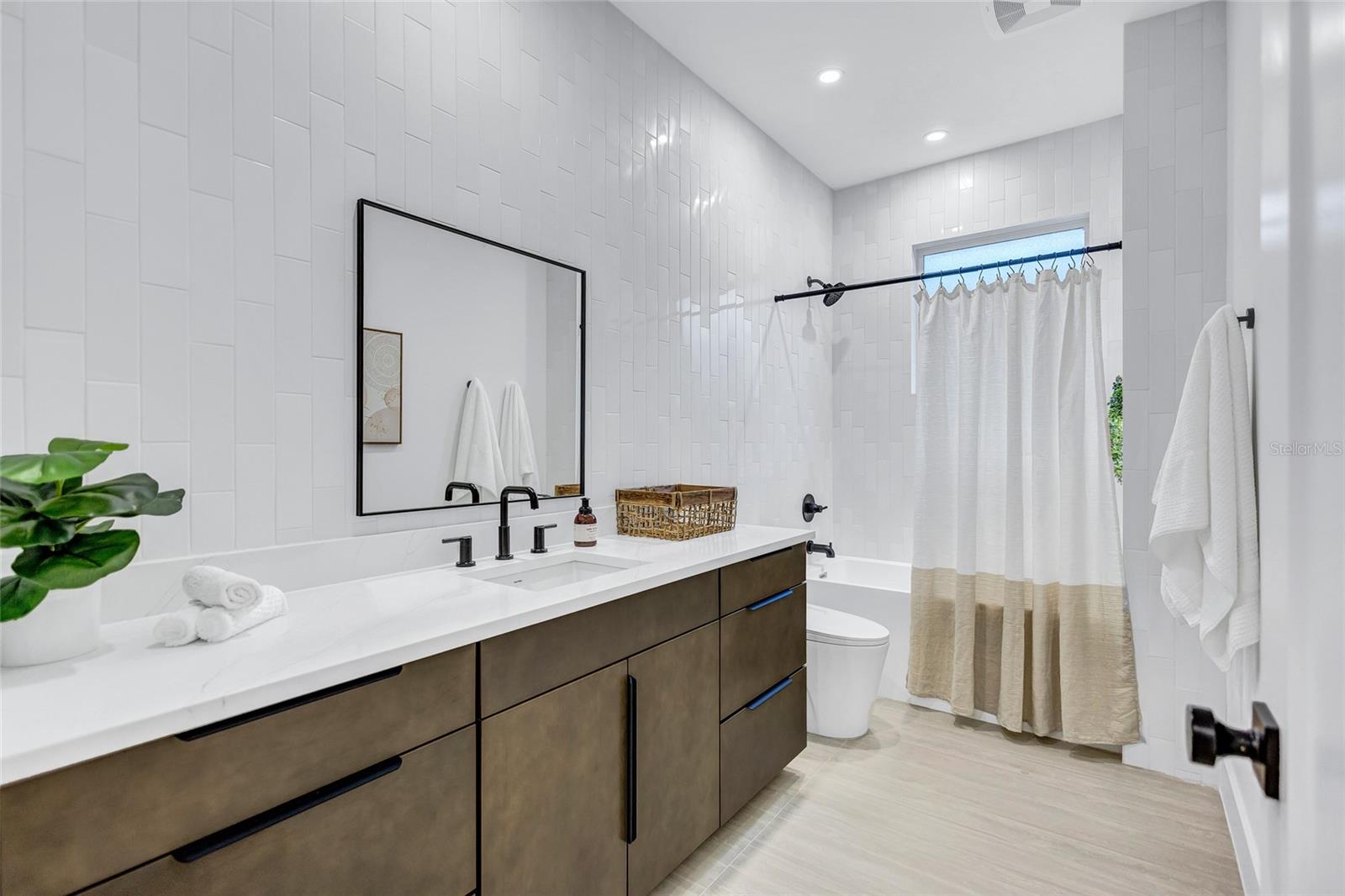 PASADENA HEIGHTS - Residential