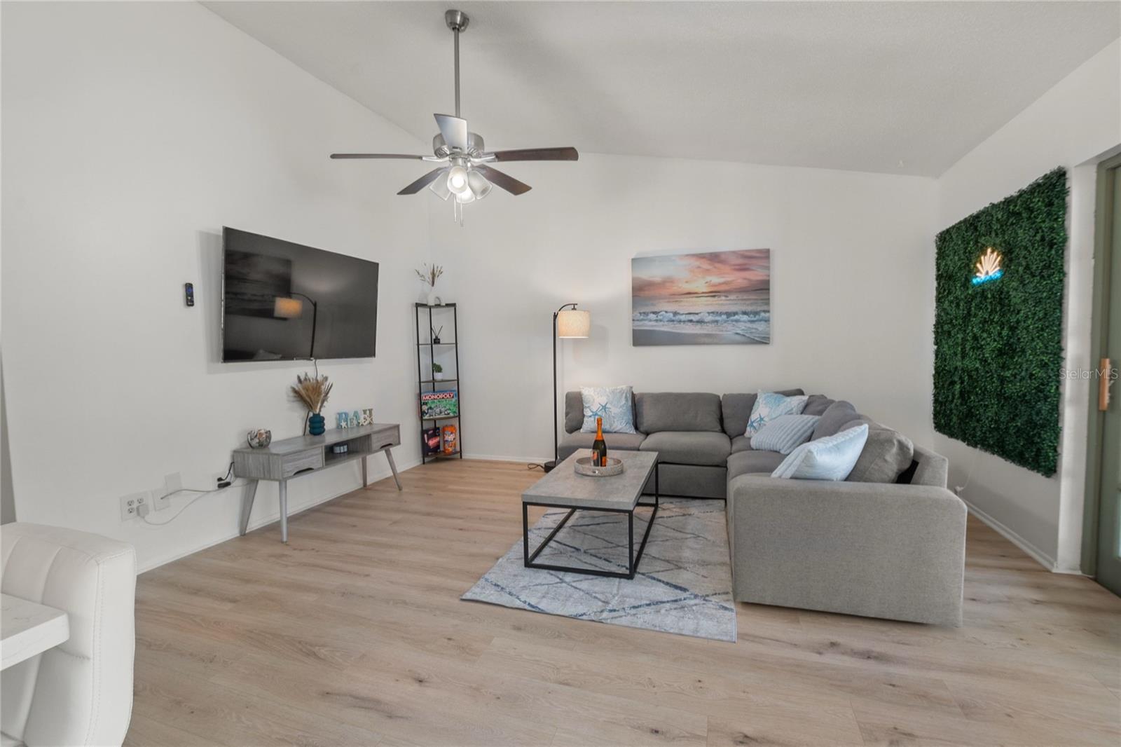 WILCOX MANOR - Residential