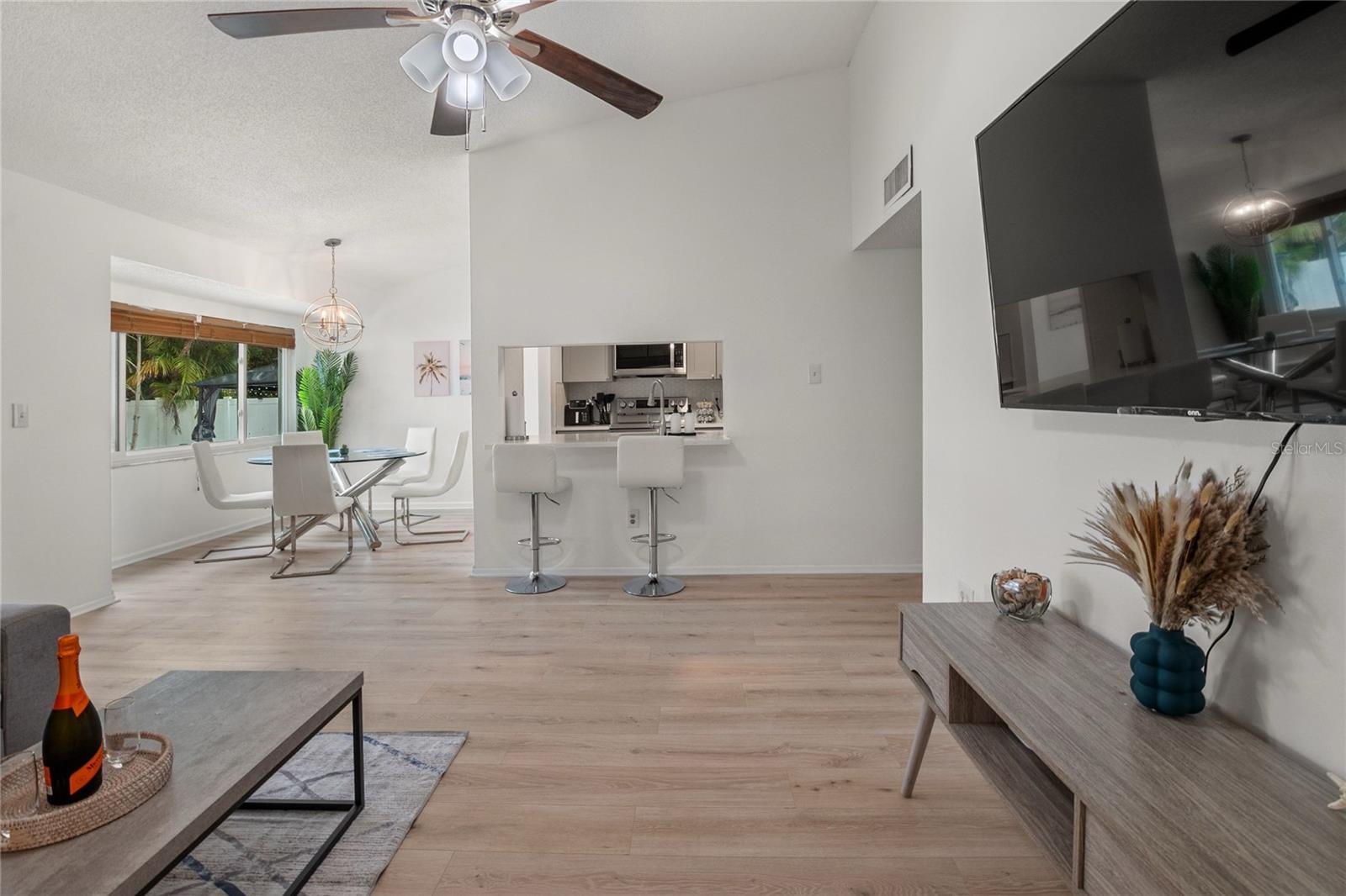 WILCOX MANOR - Residential