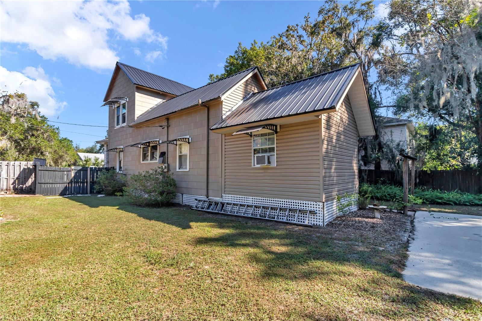 TOWN/DUNNELLON - Residential