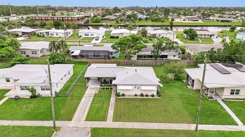 A home in NORTH PORT