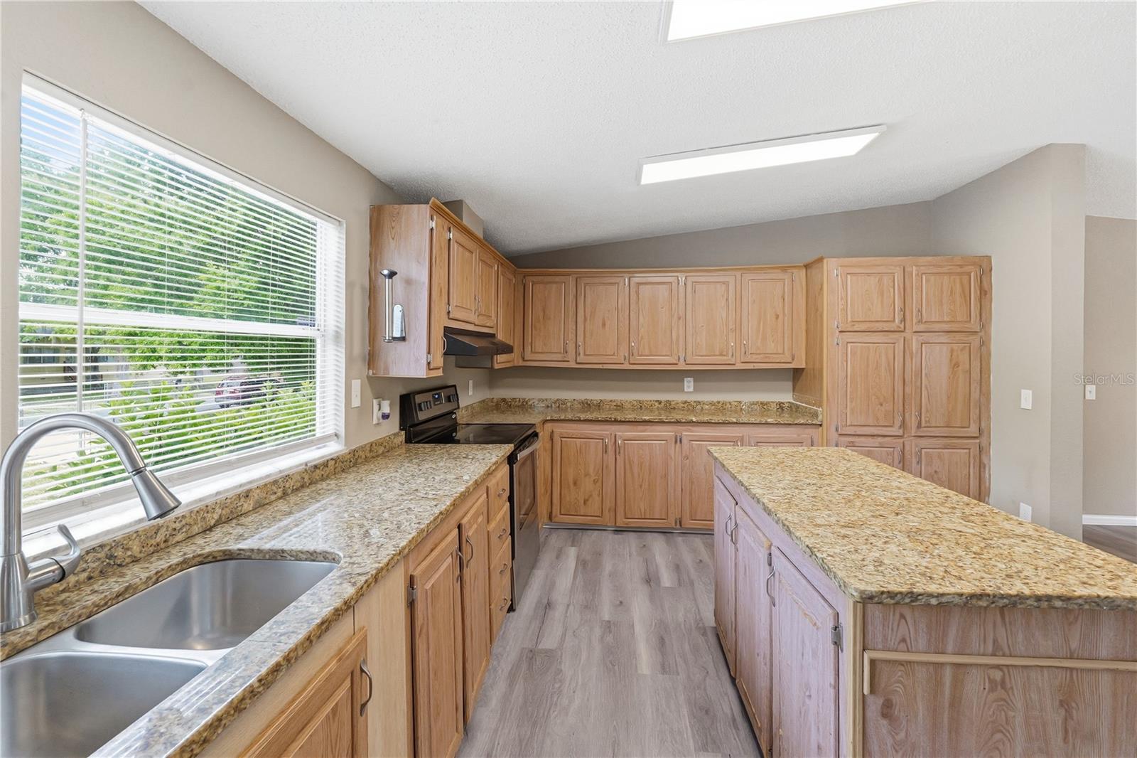 OAKLAND - Residential