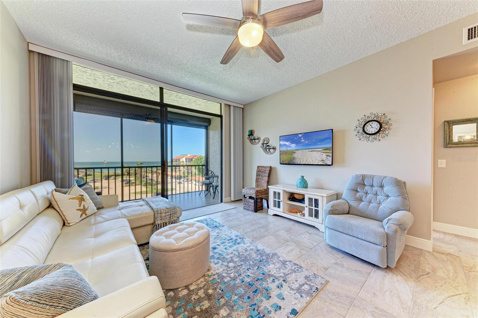 SEAPLACE IV - Residential