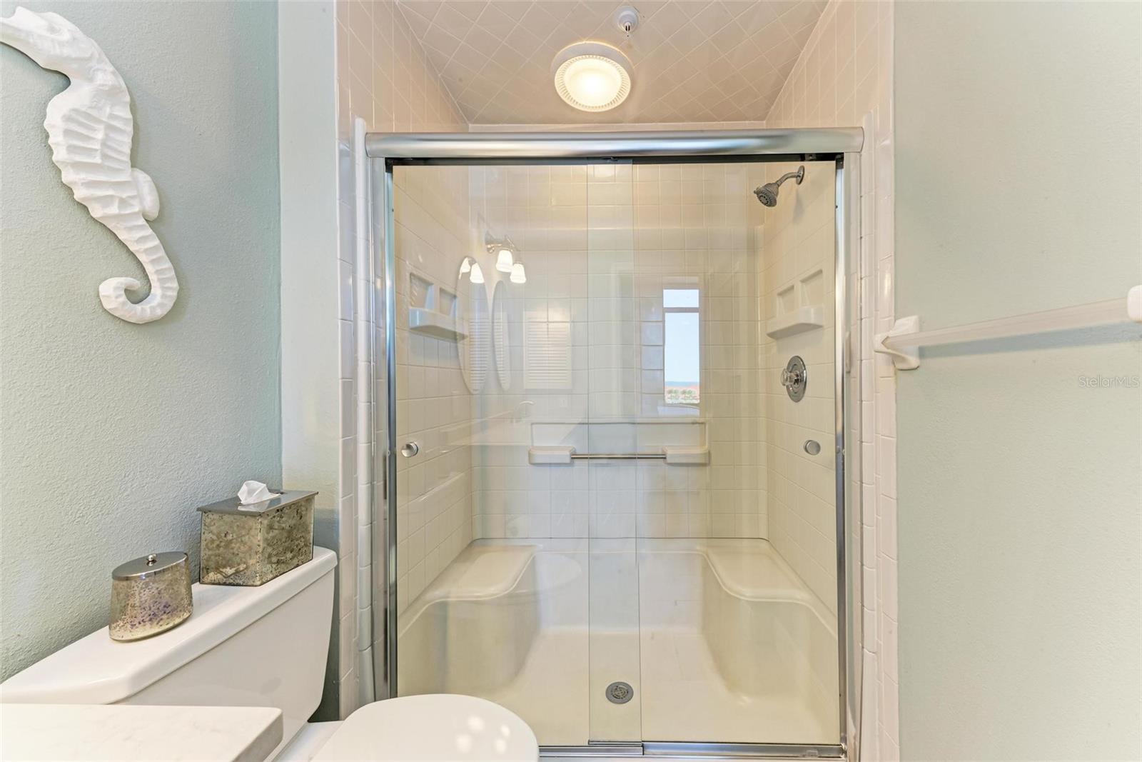 SEAPLACE IV - Residential