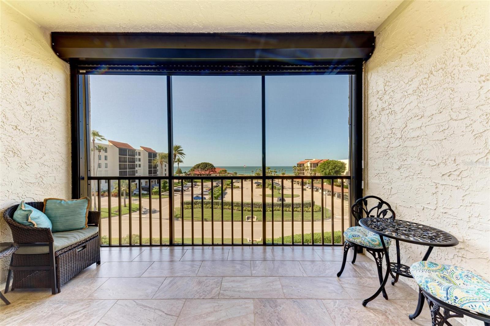 SEAPLACE IV - Residential