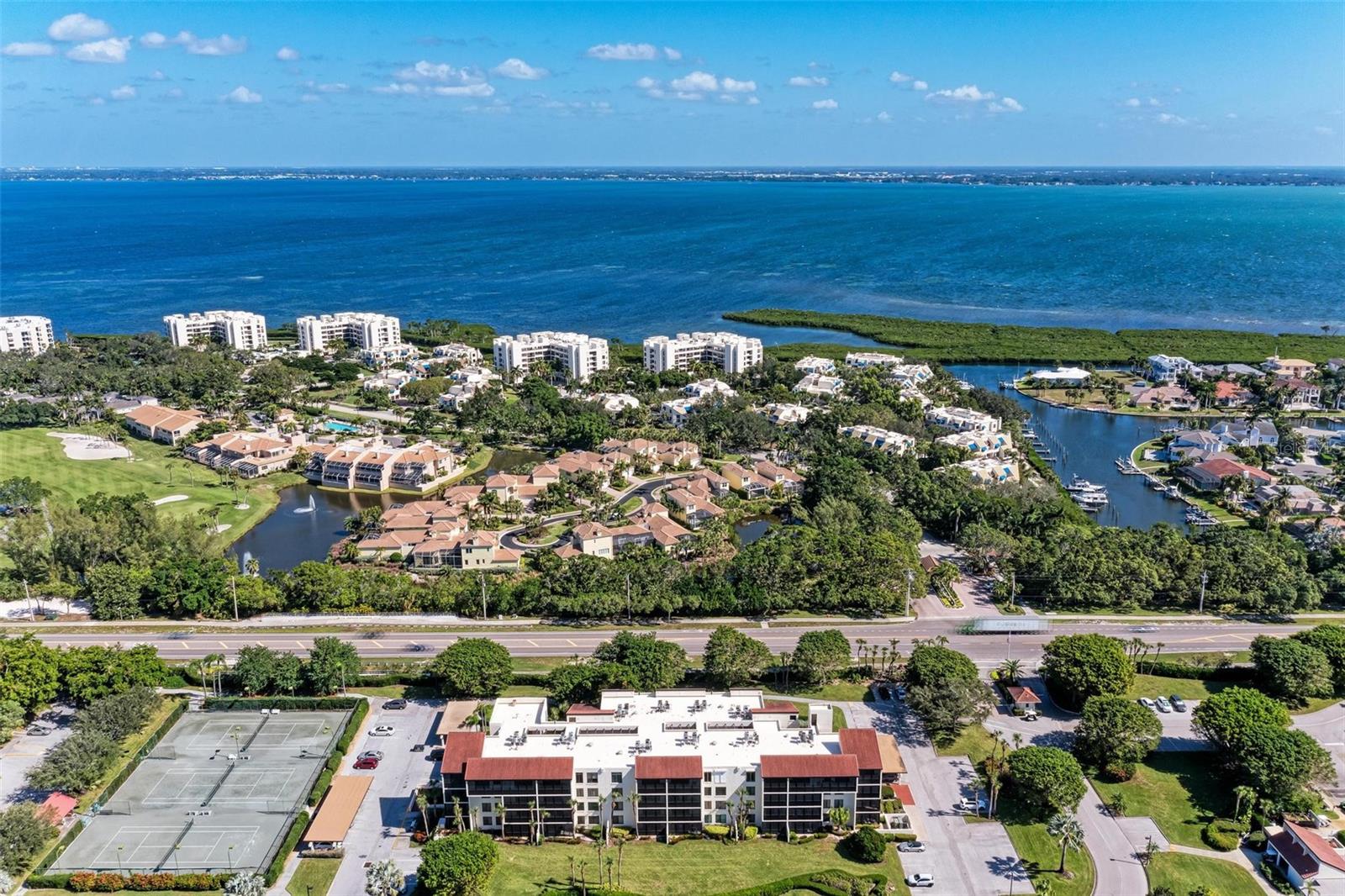 SEAPLACE IV - Residential