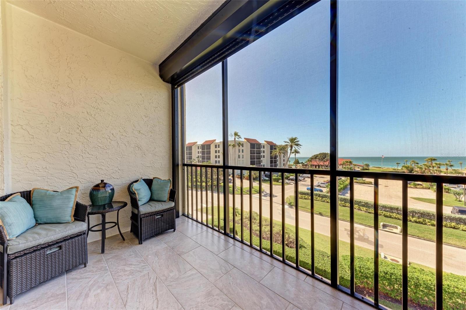 SEAPLACE IV - Residential