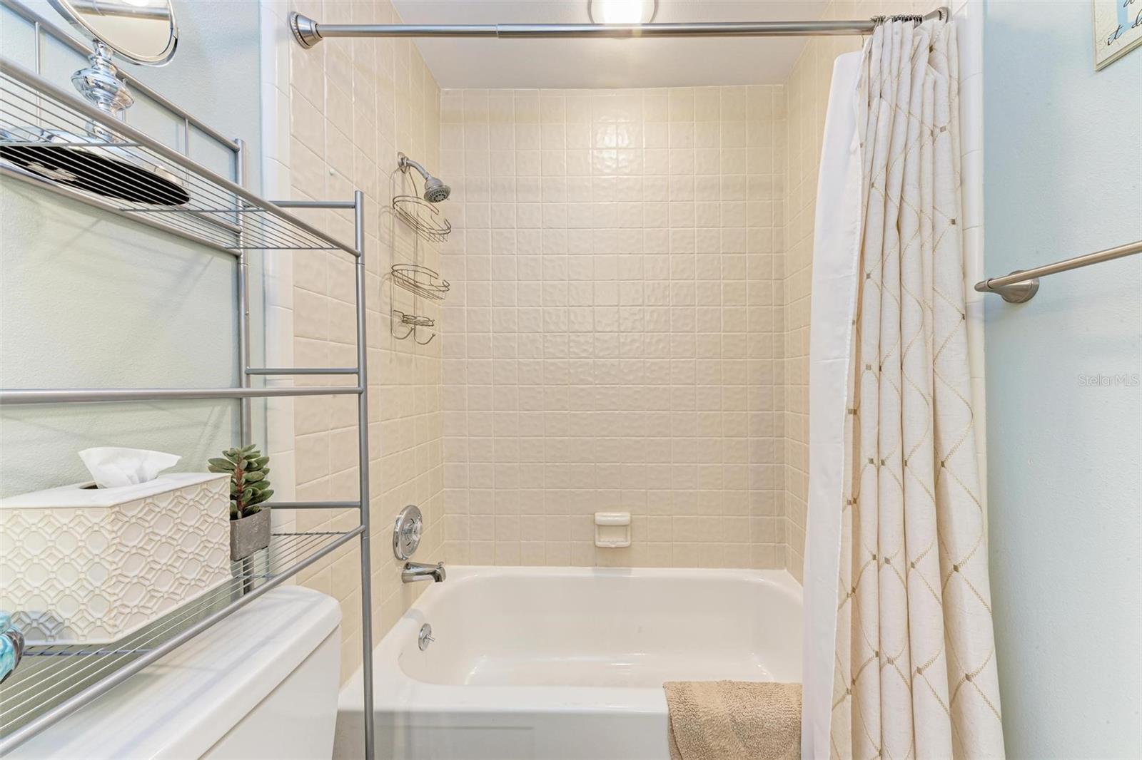 SEAPLACE IV - Residential