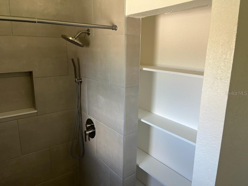 FAIRWAY OAKS - Residential