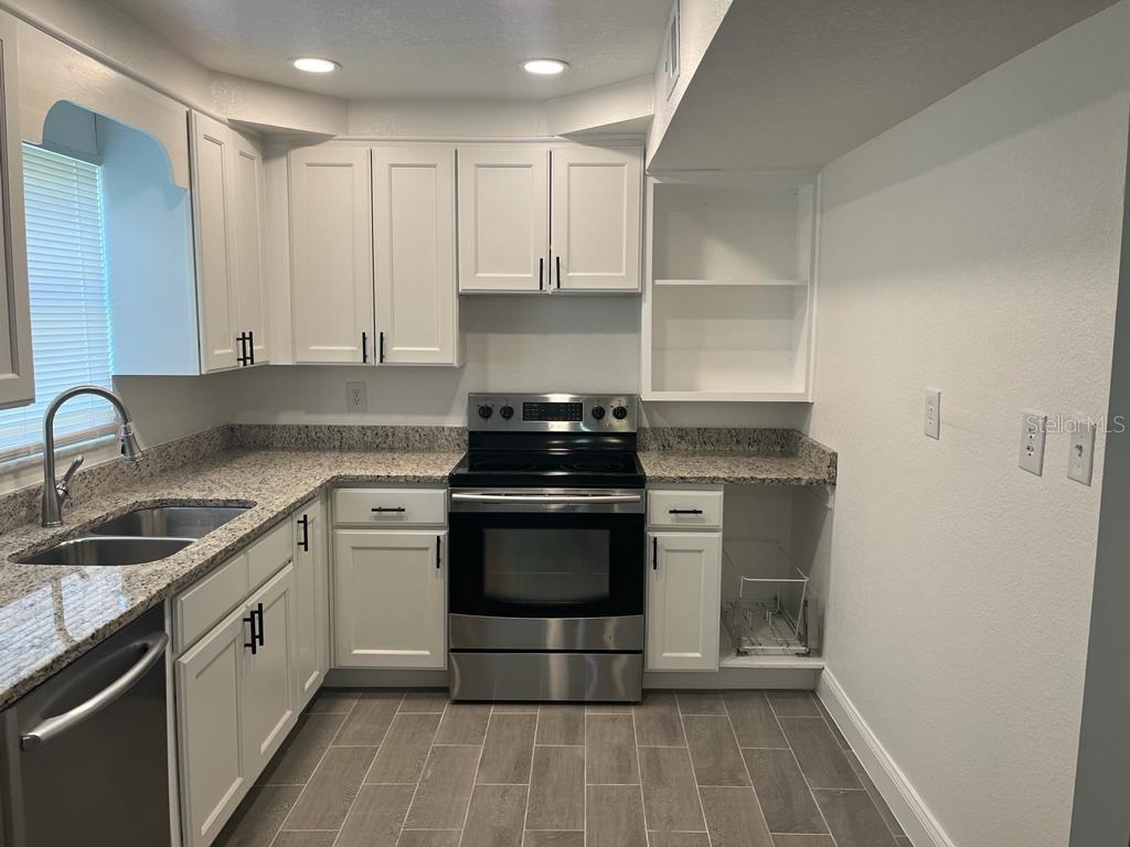 FAIRWAY OAKS - Residential