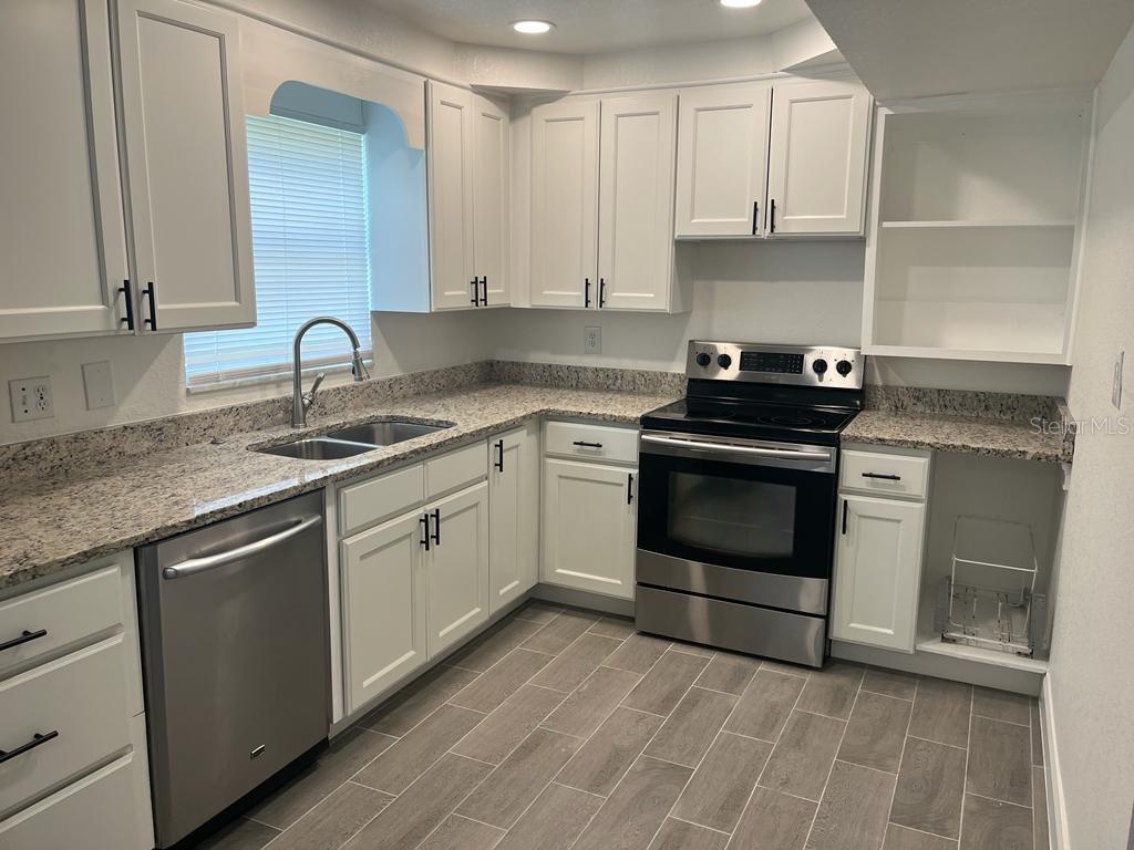 FAIRWAY OAKS - Residential