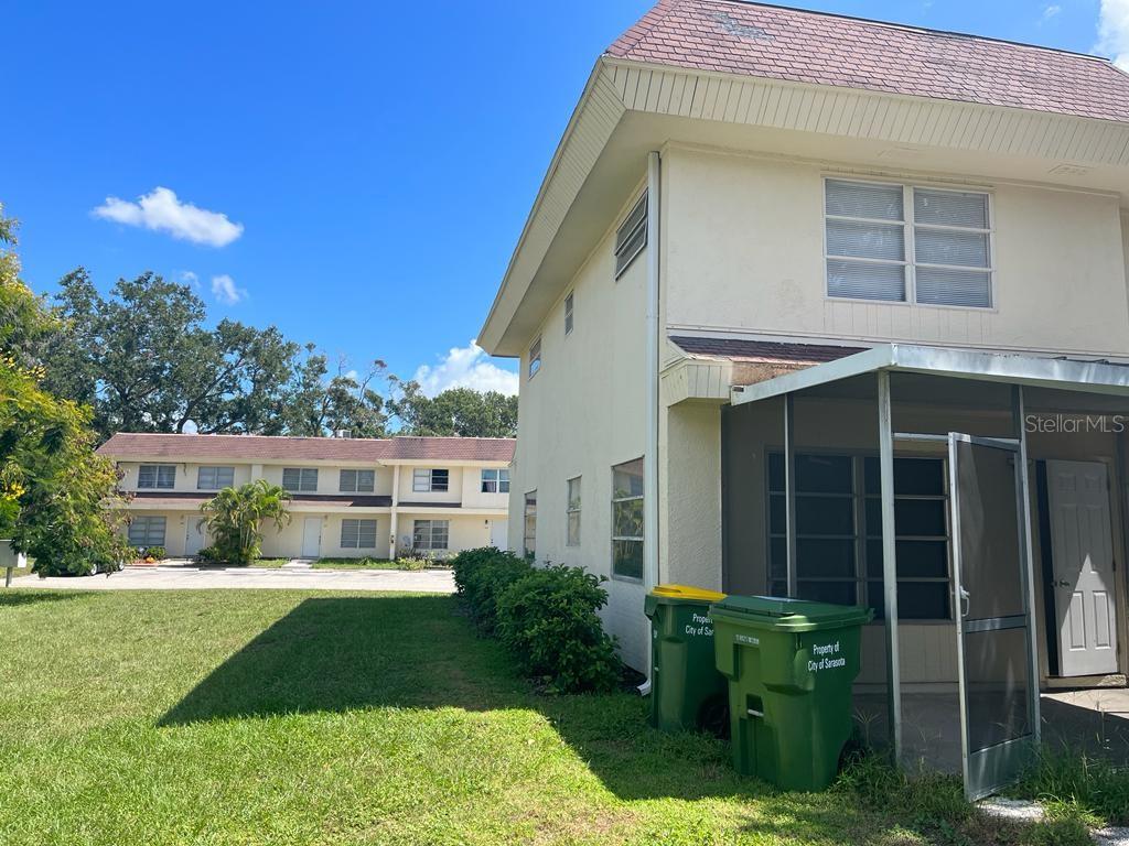 FAIRWAY OAKS - Residential