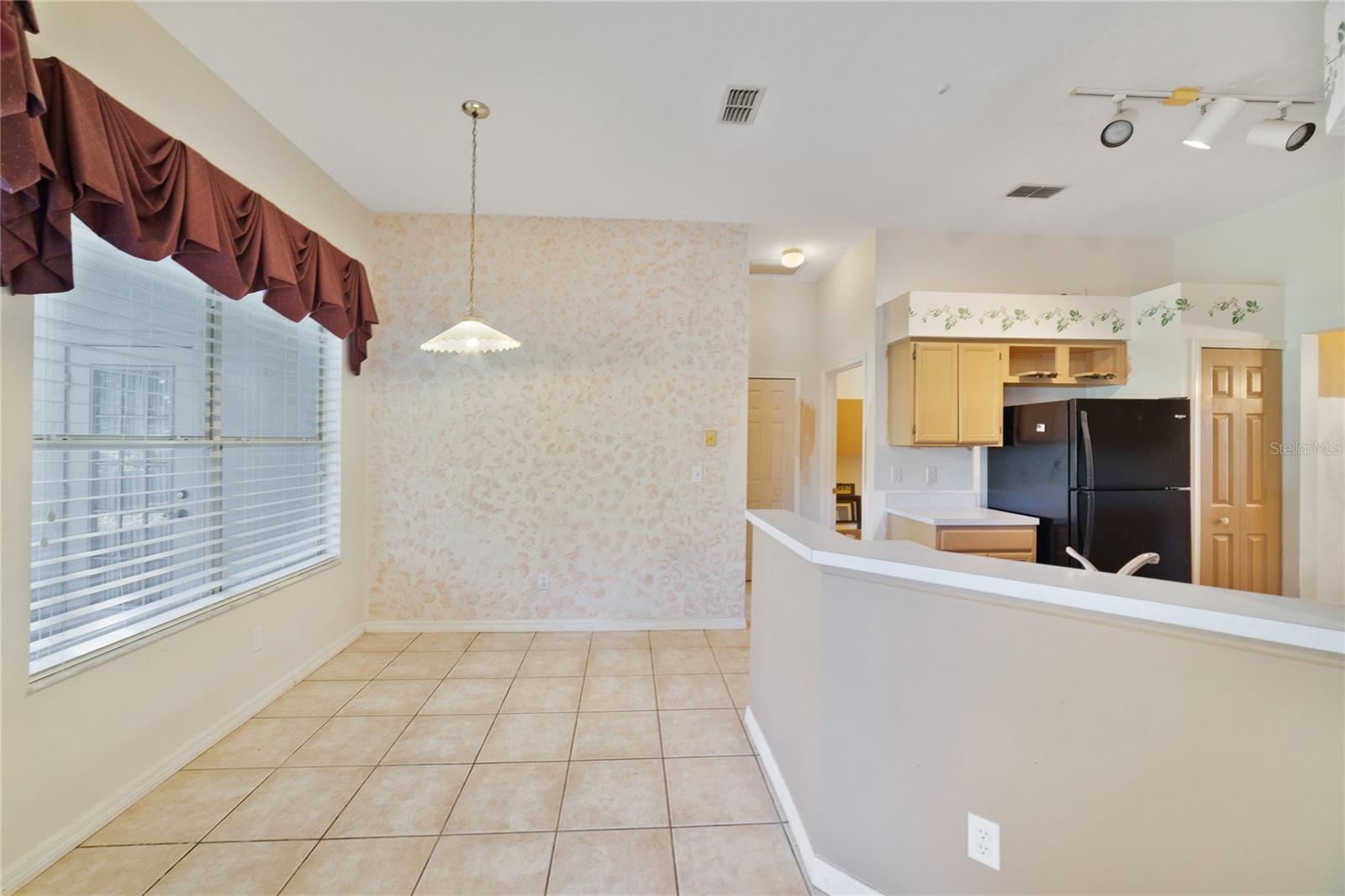 CRYSTAL LAKE ESTATES - Residential