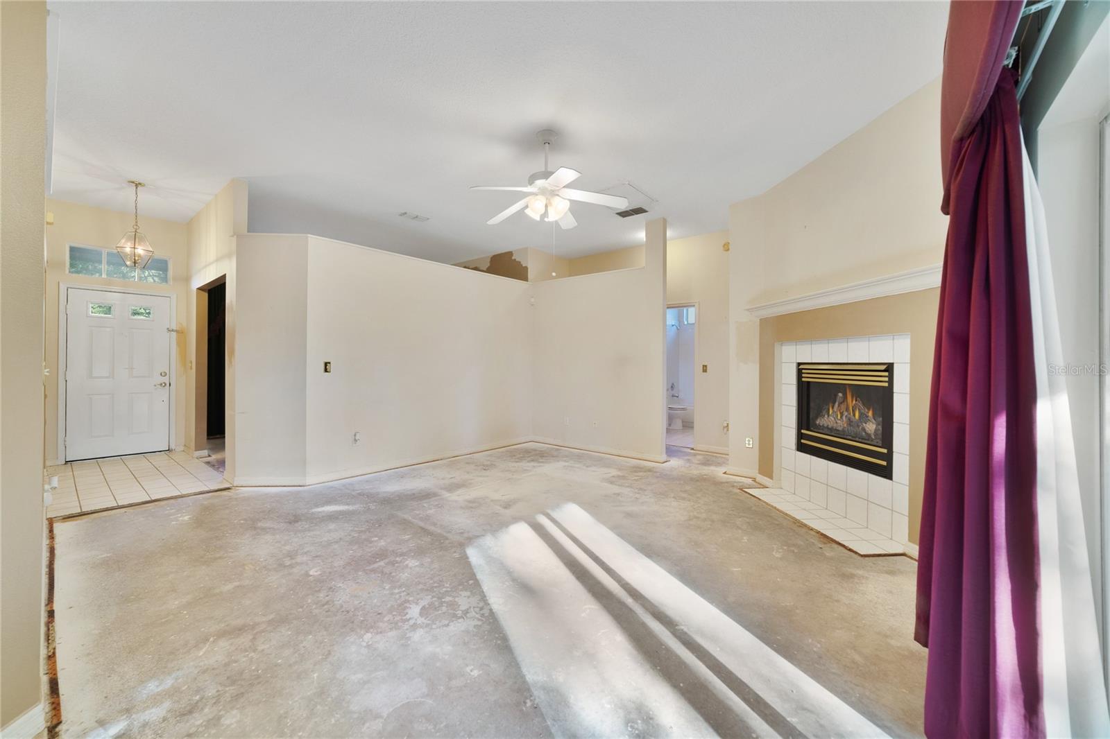 CRYSTAL LAKE ESTATES - Residential