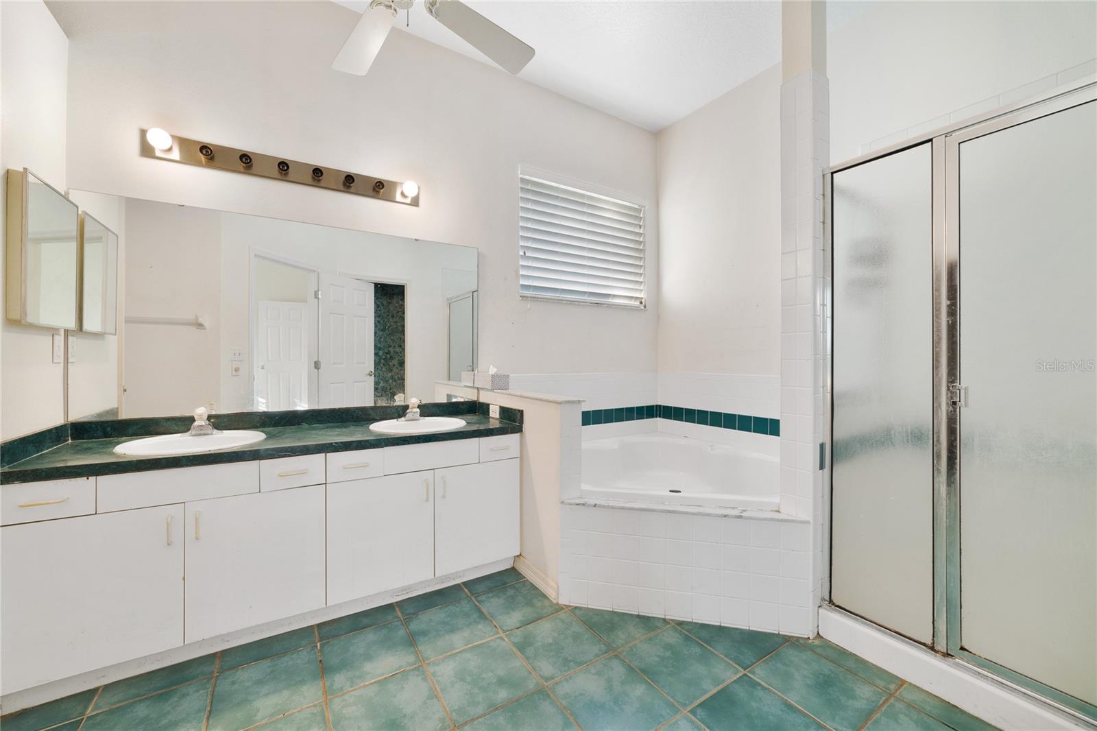 CRYSTAL LAKE ESTATES - Residential