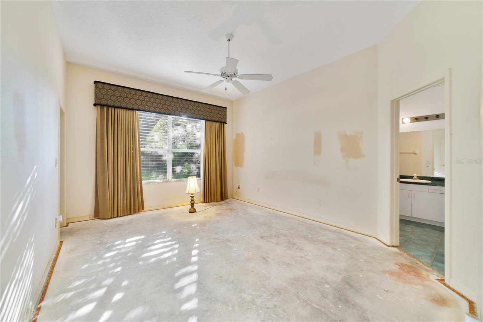 CRYSTAL LAKE ESTATES - Residential