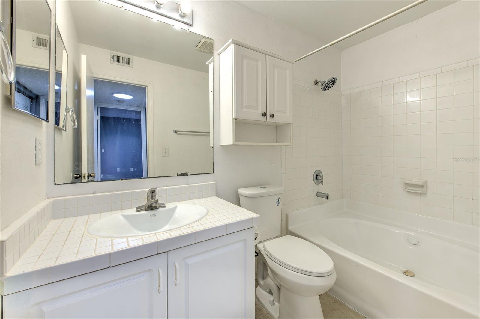 THE LANDINGS OF TAMPA A CONDOM - Residential