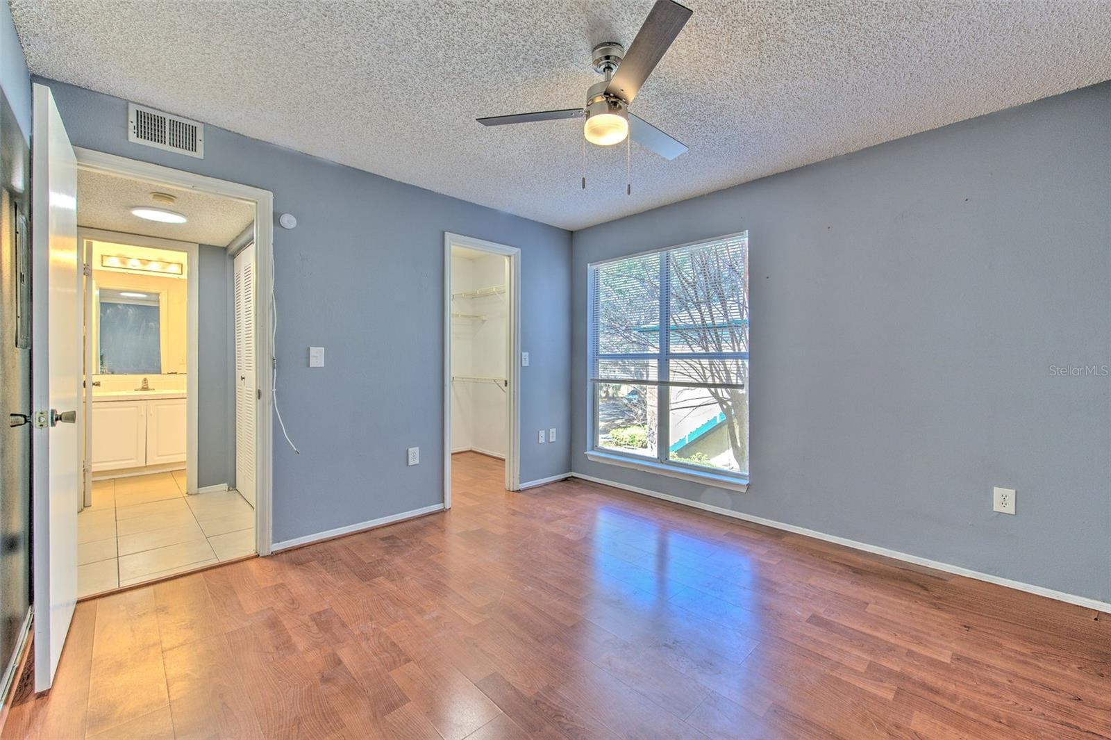 THE LANDINGS OF TAMPA A CONDOM - Residential