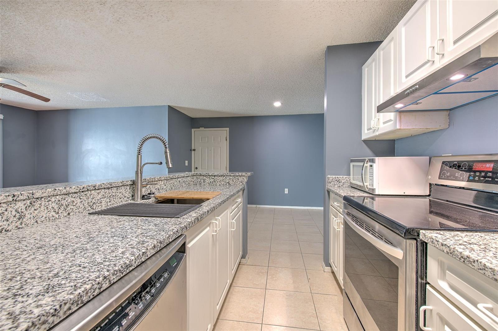 THE LANDINGS OF TAMPA A CONDOM - Residential