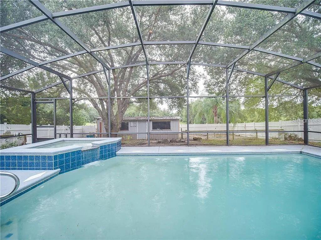 REAGANS RUN - Residential