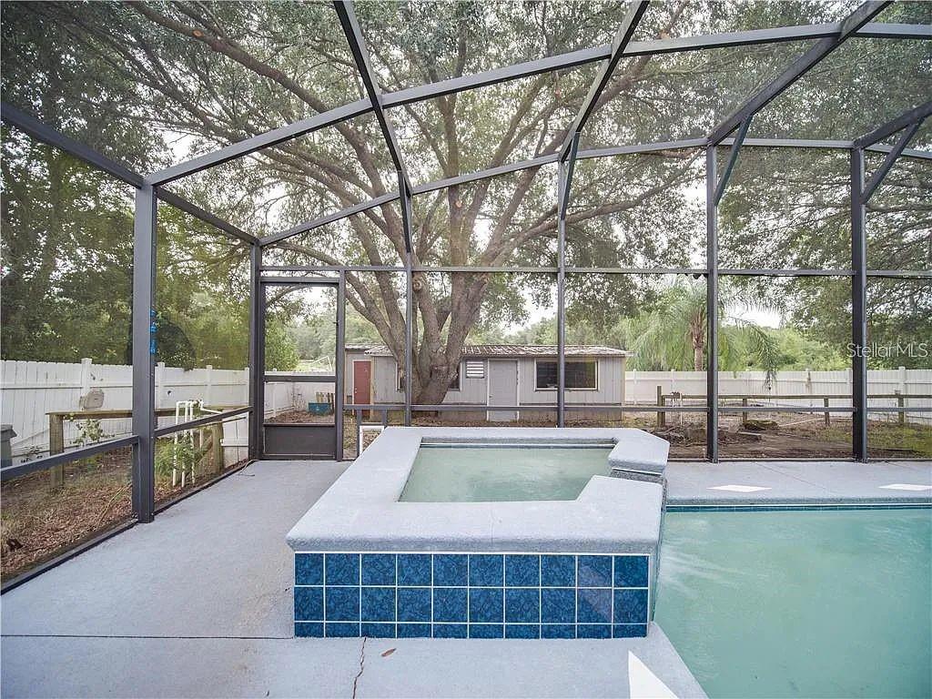 REAGANS RUN - Residential