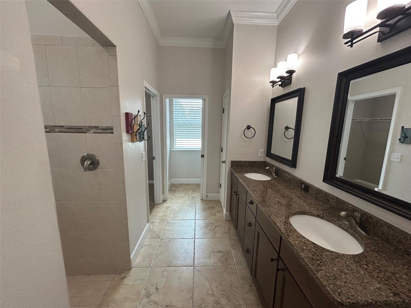 OAKMONT - Residential Lease