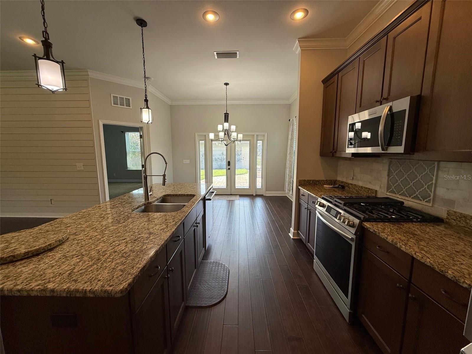 OAKMONT - Residential Lease