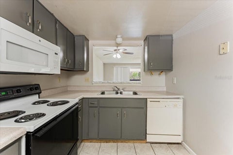 6332 Newtown Circle 32b5, Tampa, FL 33615