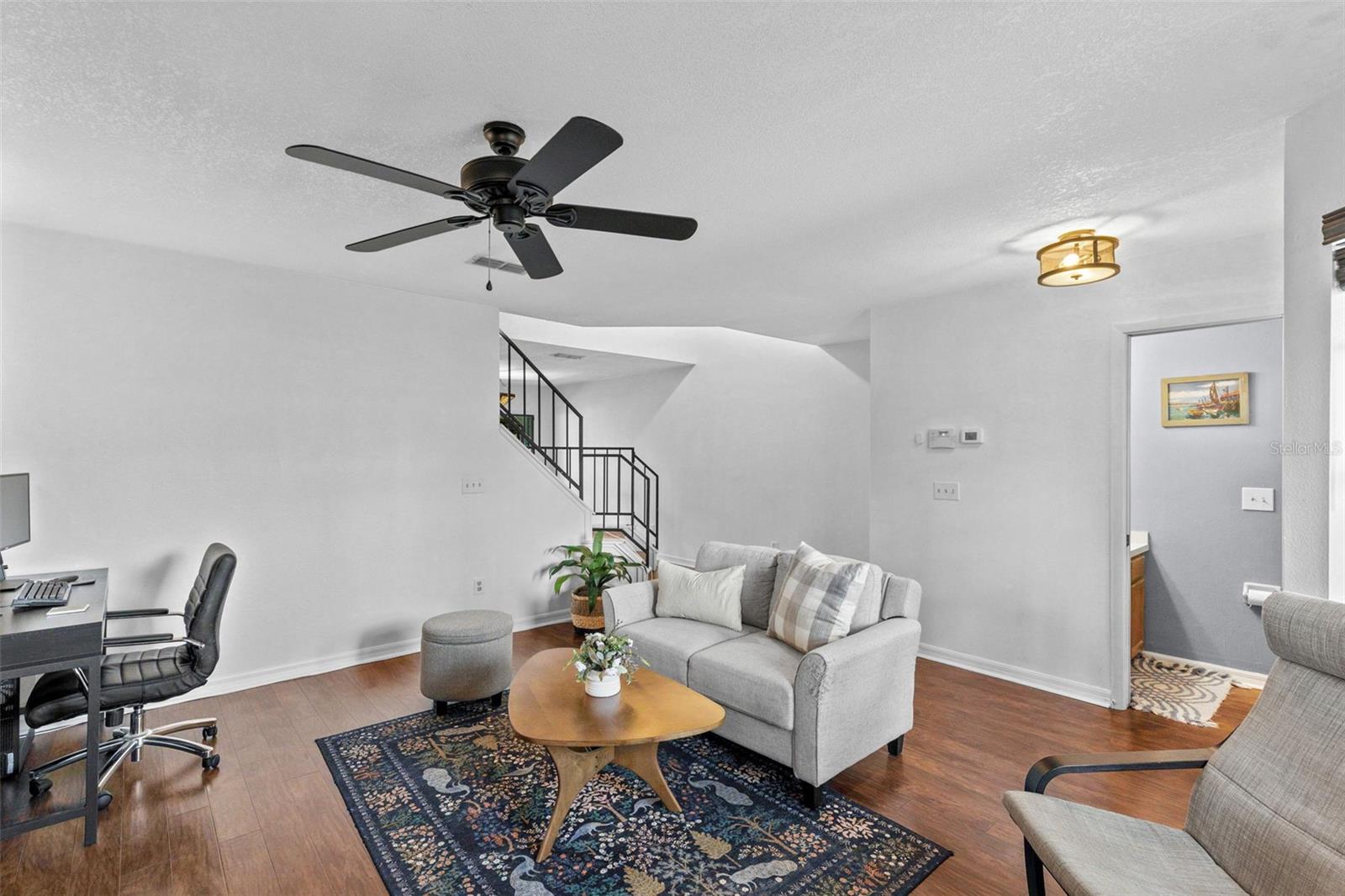 Casas a venda 3 - Jen Dantas 910 COMMONWEALTH COURT