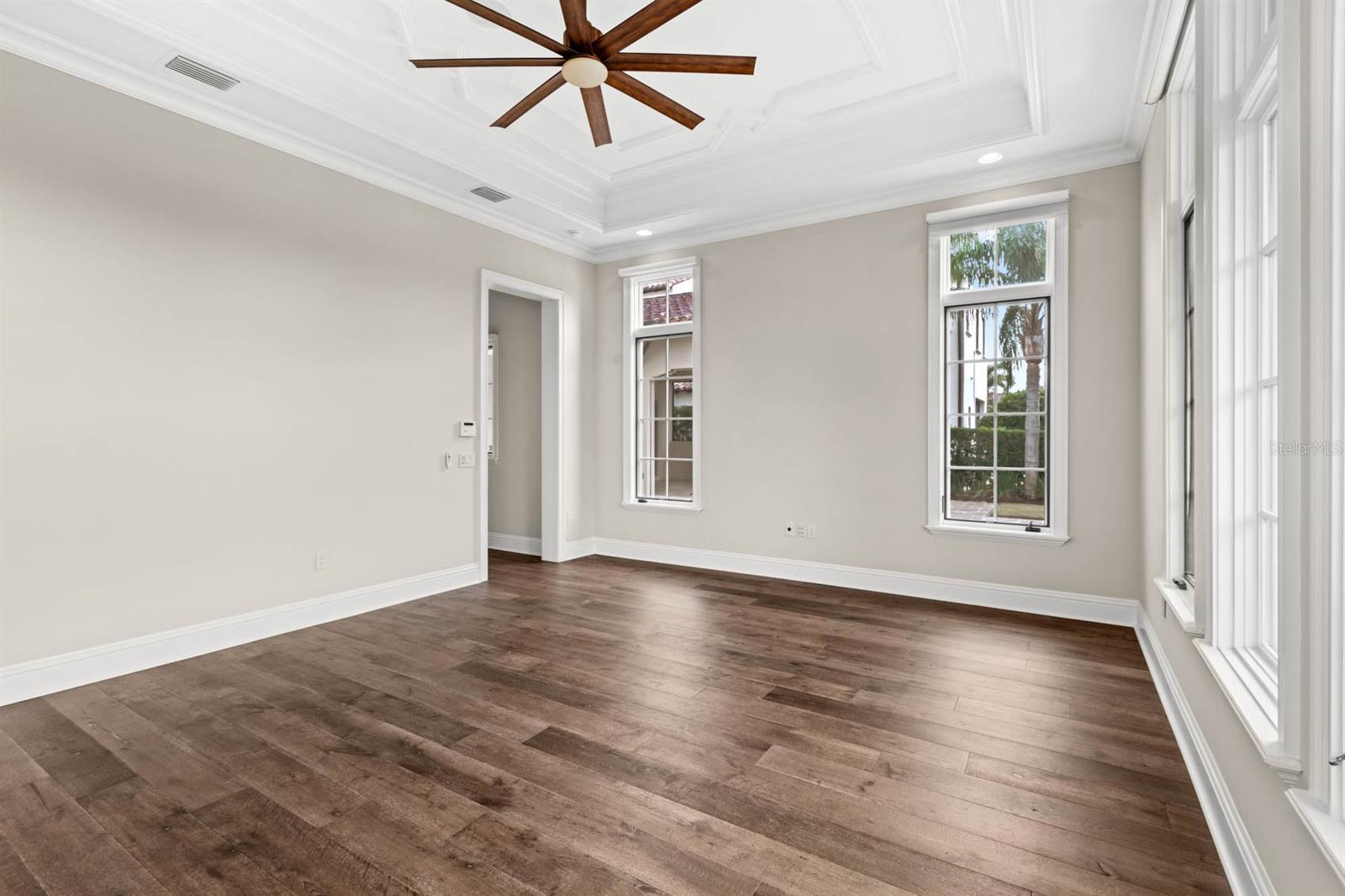 GOLDEN OAK - Residential