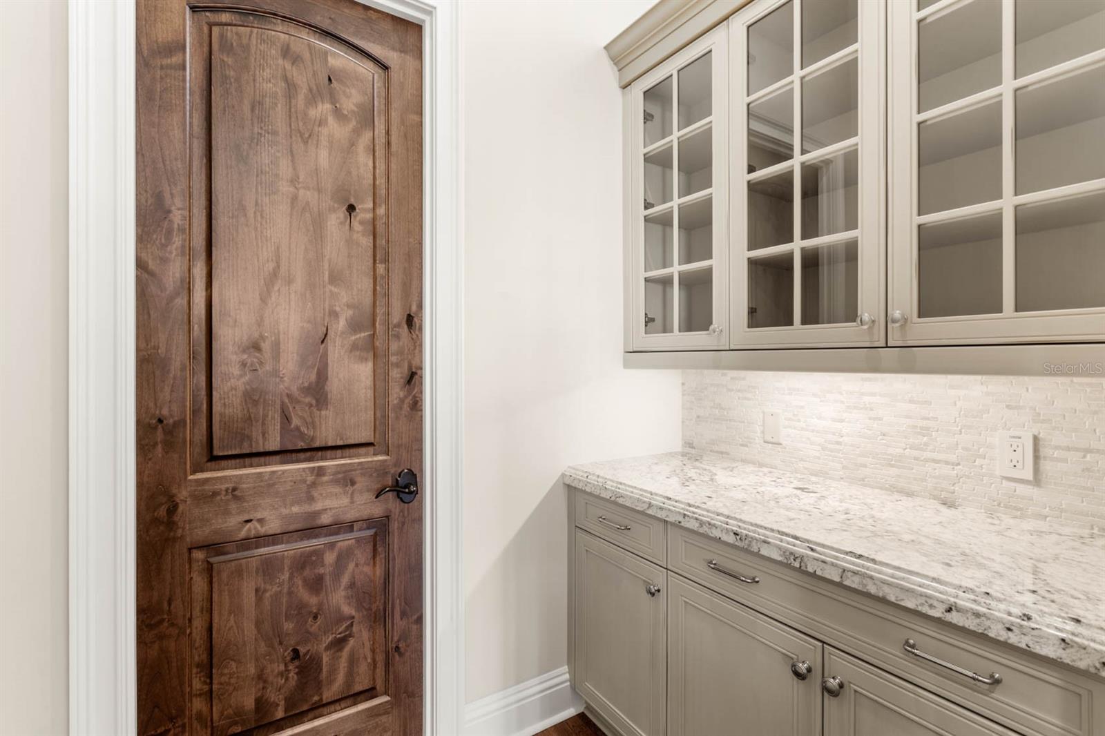 GOLDEN OAK - Residential